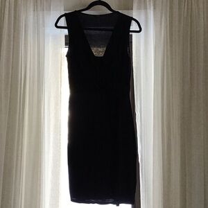 Women’s M Tahari Black Lightweight Knit Sleeveless Dress